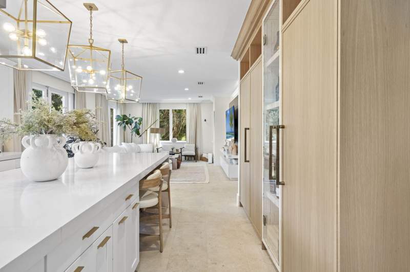 5 bedroom SingleFamilyResidence at 2765 Brickell Court, Villas De Vizcaya, Miami — photo 4