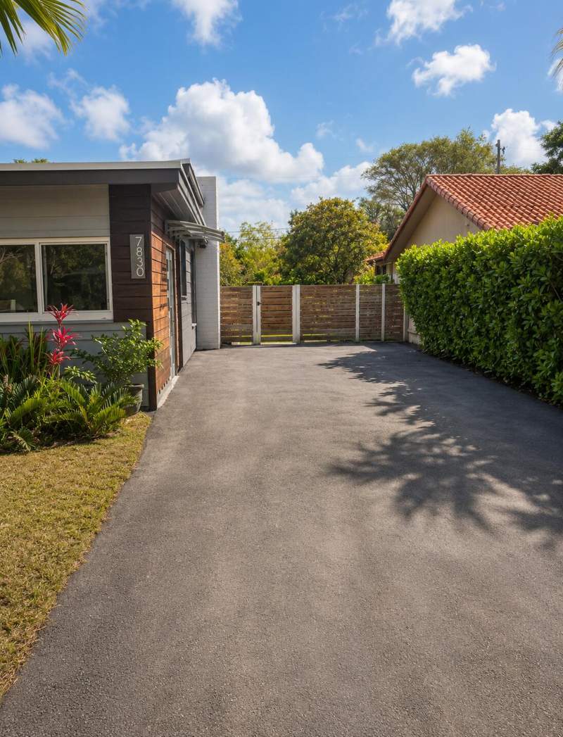 2 bedroom SingleFamilyResidence at 7830 SW 67th Avenue, West Larkin Park, South Miami — photo 4