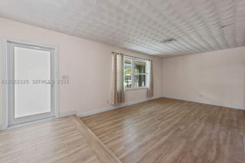 8331 SW 156th St, Palmetto Bay FL - photo 18 of 28