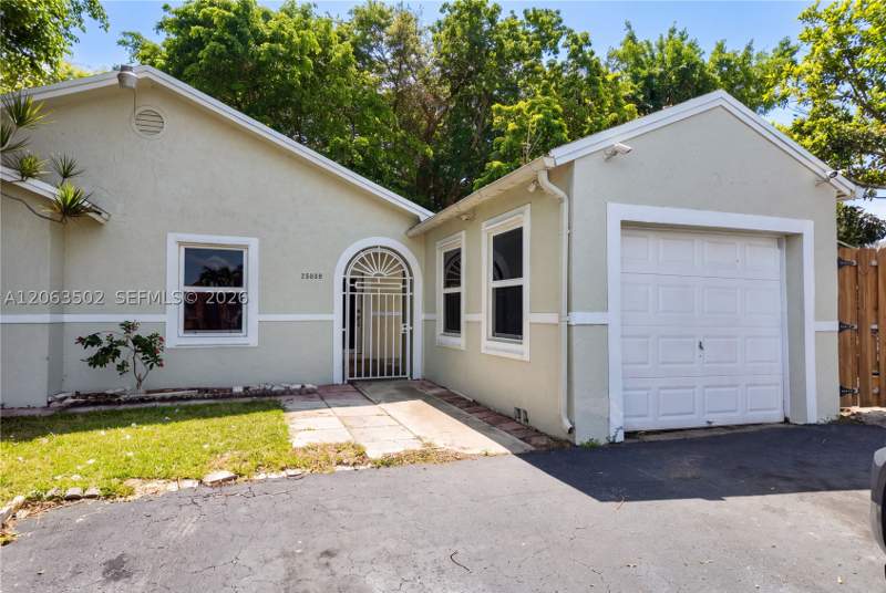 3 bedroom SingleFamilyResidence at 25039 SW 127th Pl, Princetonian By The Park, Homestead — photo 2