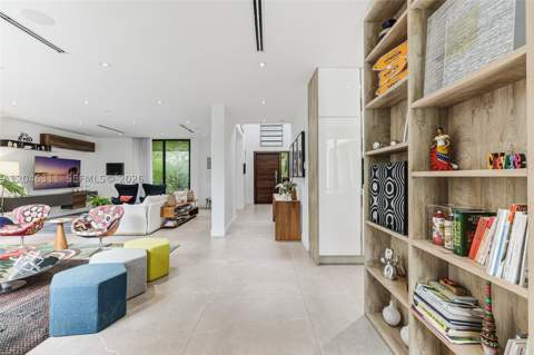 445 Ridgewood Rd, Key Biscayne FL - photo 10 of 35