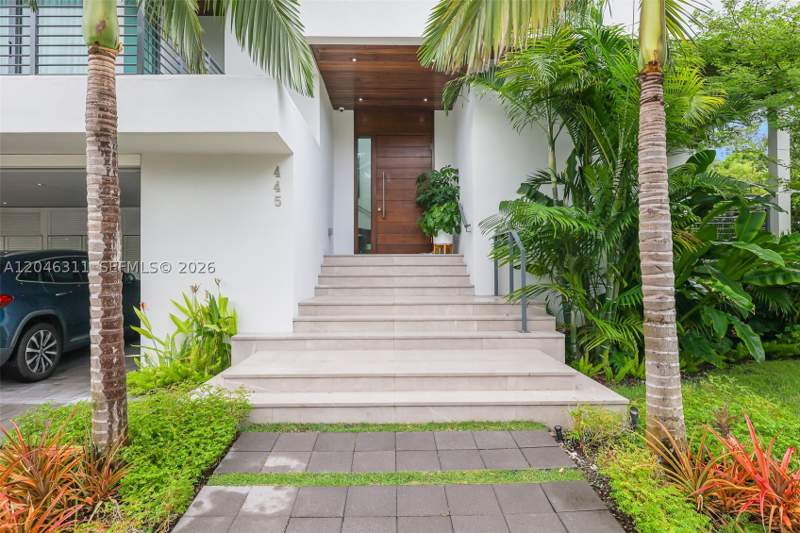 5 bedroom SingleFamilyResidence at 445 Ridgewood Rd, Tropical Isle Homes Sub 1, Key Biscayne — photo 2