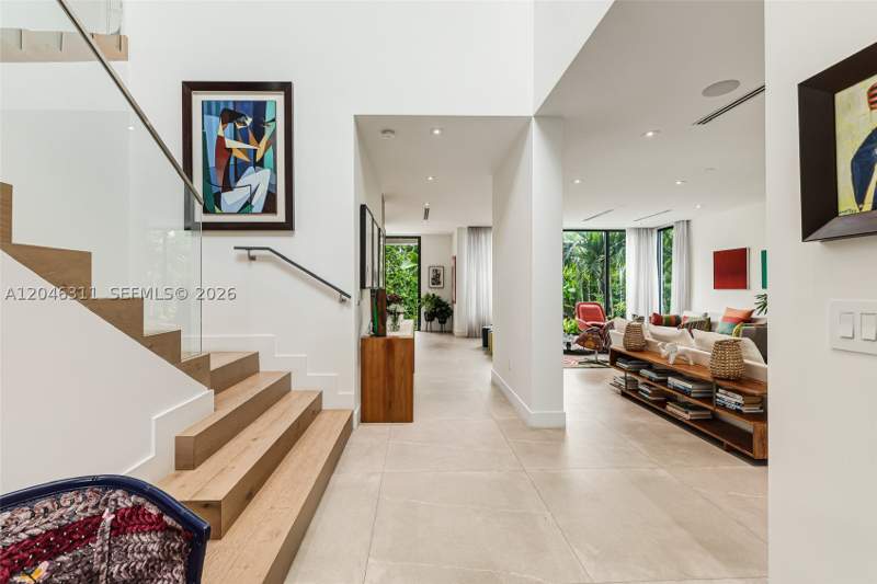 5 bedroom SingleFamilyResidence at 445 Ridgewood Rd, Tropical Isle Homes Sub 1, Key Biscayne — photo 3