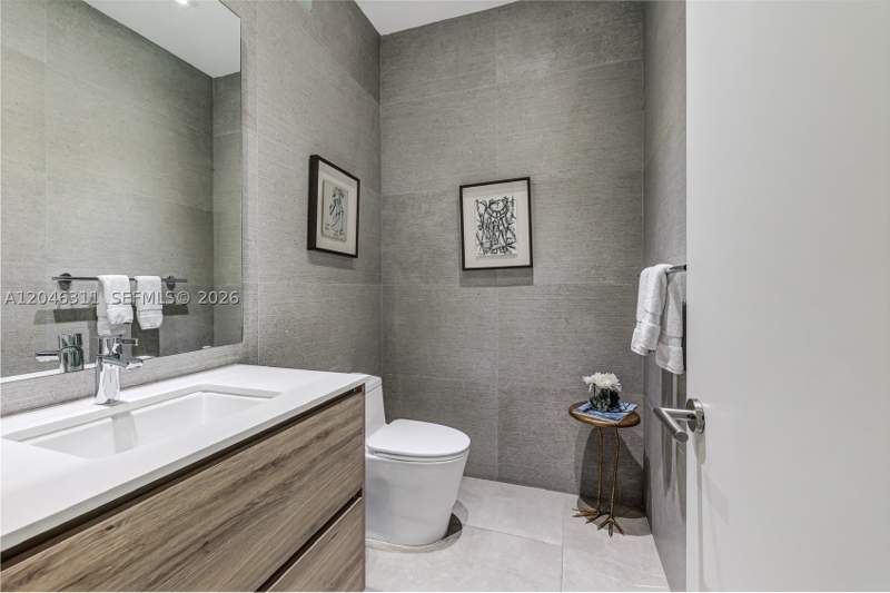5 bedroom SingleFamilyResidence at 445 Ridgewood Rd, Tropical Isle Homes Sub 1, Key Biscayne — photo 5