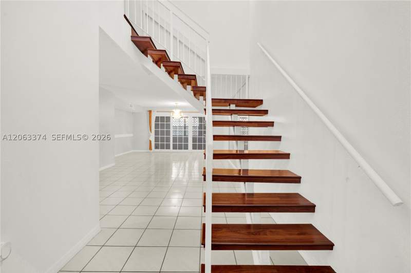 4 bedroom SingleFamilyResidence at 10825 SW 91st Ln, Kendall Grove Cluster Hom, Miami — photo 5