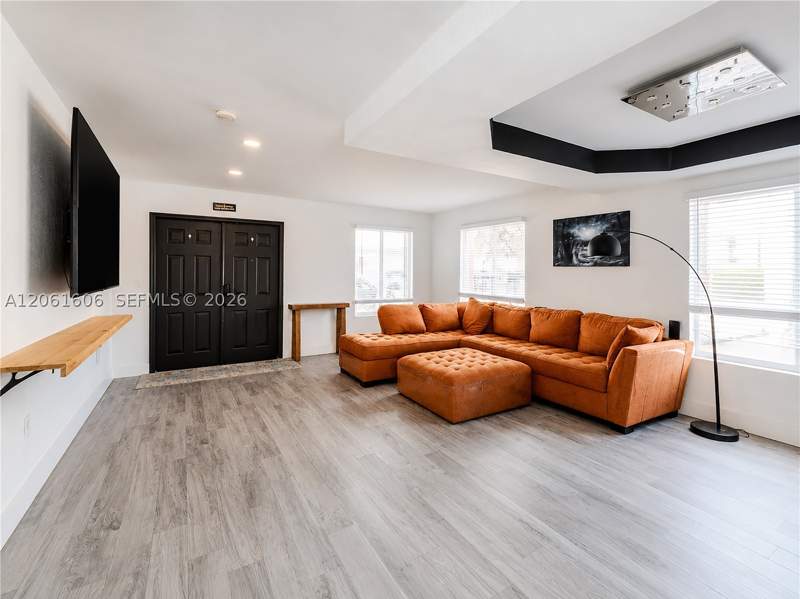 4 bedroom SingleFamilyResidence at 9002 SW 212th Ter, Lakes By The Bay Sec 10, Cutler Bay — photo 3