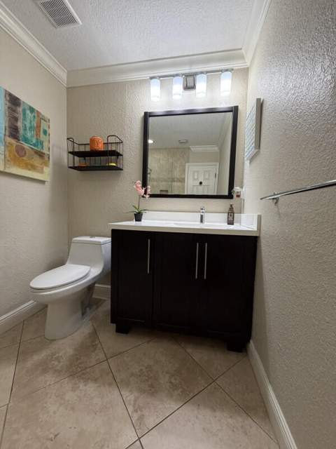 16820 NW 80th Court, Hialeah FL - photo 12 of 45