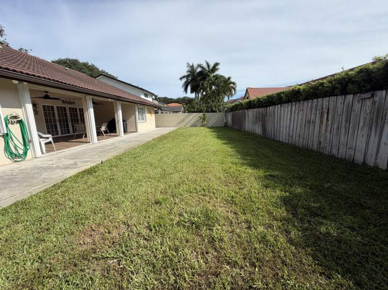4 bedroom SingleFamilyResidence at 16820 NW 80th Court, Royal Oaks, Hialeah — photo 3
