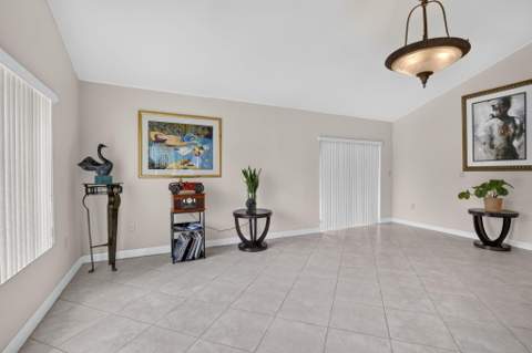 910 NE 205th Street, Miami FL - photo 10 of 43