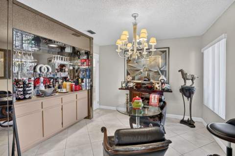 910 NE 205th Street, Miami FL - photo 13 of 43