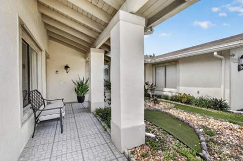 910 NE 205th Street, Miami FL - photo 6 of 43