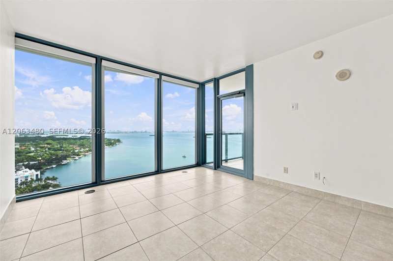 1 bedroom Condominium at 601 NE 36th St 2308, Blue Condo, Miami — photo 1