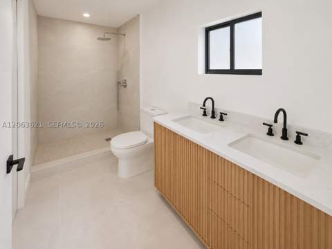 1141 NE 166th St, North Miami Beach FL - photo 6 of 11