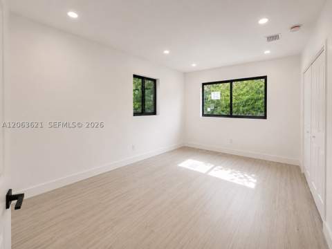 1141 NE 166th St, North Miami Beach FL - photo 7 of 11