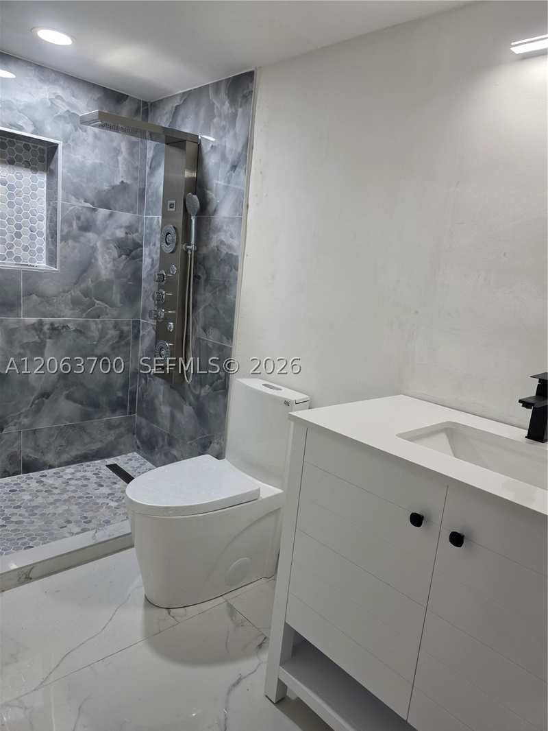 2 bedroom Condominium at 1201 NE 191st St G216, Rolling Green Condo G, Miami — photo 1