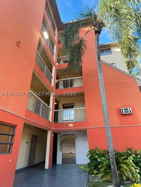 8100 Geneva Ct 137, Doral FL - photo 15 of 19