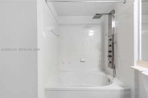 17150 N Bay Rd 2320, Sunny Isles Beach FL - photo 10 of 32