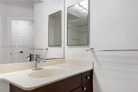 17150 N Bay Rd 2320, Sunny Isles Beach FL - photo 11 of 32