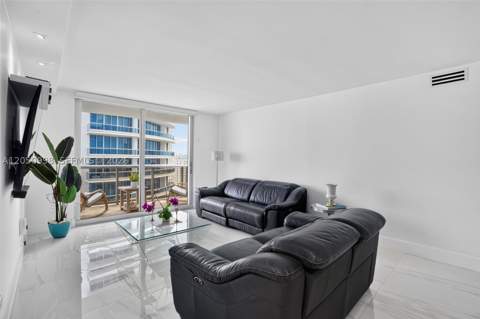 6039 Collins Ave 1624, Miami Beach FL - photo 10 of 21