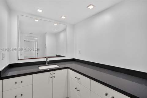 6039 Collins Ave 1624, Miami Beach FL - photo 17 of 21
