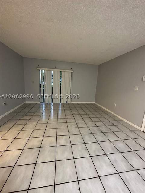 8600 SW 212th St 105, Cutler Bay FL - photo 7 of 12