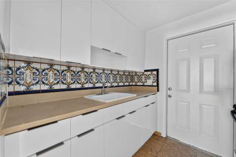 915 Jefferson Ave 3D, Miami Beach FL - photo 6 of 24