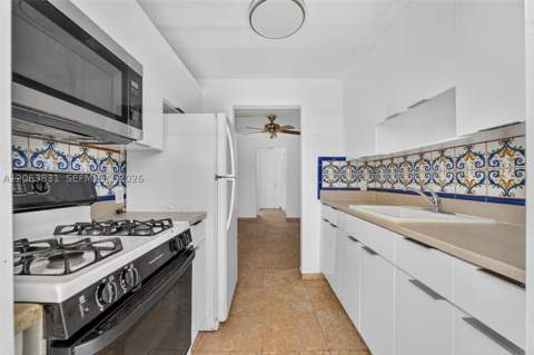 915 Jefferson Ave 3D, Miami Beach FL - photo 7 of 24