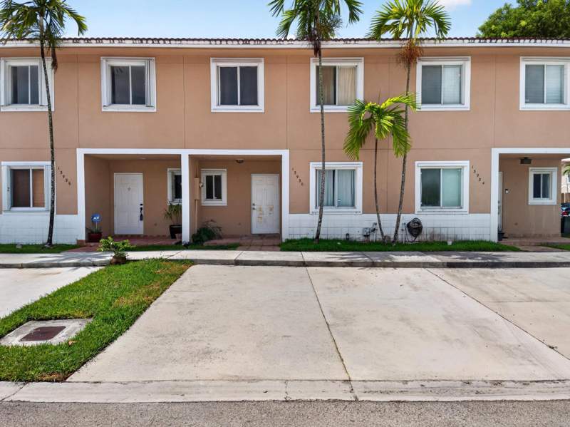 3 bedroom Townhouse at 13930 SW 175th Terrace, Weitzer Serena Lakes Townh, Miami — photo 3