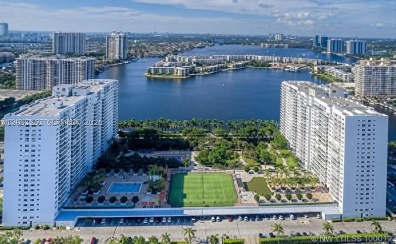 1 bedroom Condominium at 2801 NE 183rd St 508W, Admirals Port Condo West, Aventura — photo 2