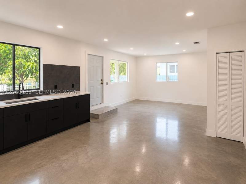 3 bedroom SingleFamilyResidence at 812 NW 67th St, Seventh Ave Park, Miami — photo 4