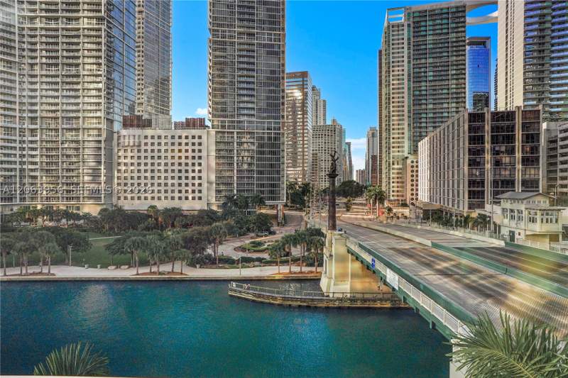2 bedroom Condominium at 200 Biscayne Boulevard Way 503, Epic West Condo, Miami — photo 2
