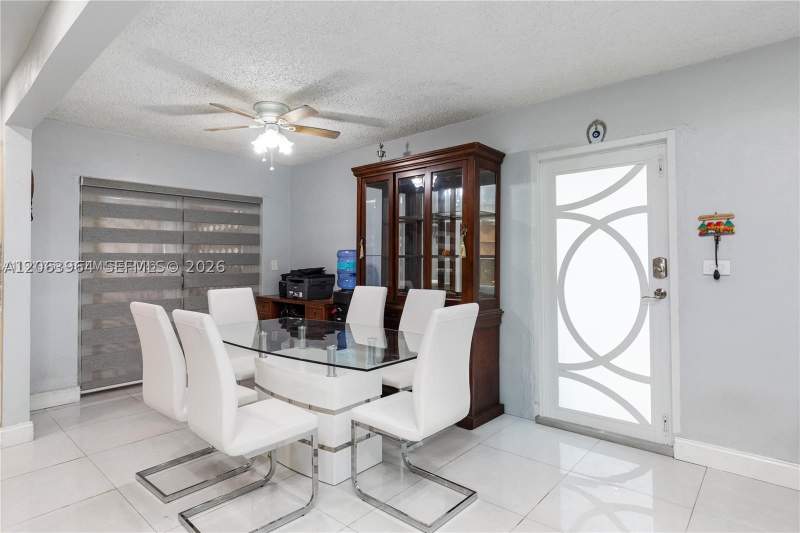 3 bedroom SingleFamilyResidence at 1211 NW 179th St, Scott Lake Manor Sec 3, Miami Gardens — photo 4