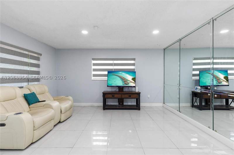 3 bedroom SingleFamilyResidence at 1211 NW 179th St, Scott Lake Manor Sec 3, Miami Gardens — photo 5