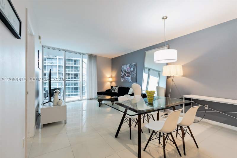 1 bedroom Condominium at 475 Brickell Ave 4511, Iconbrickell Condo No 1, Miami — photo 5