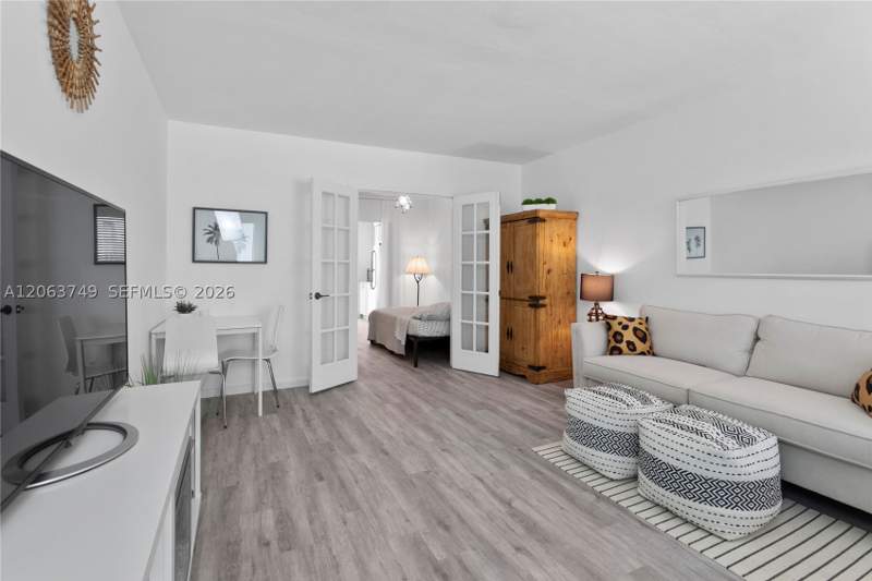 0 bedroom Condominium at 641 Espanola Way 24, 641 Espanola Way Inc Cond, Miami Beach — photo 3
