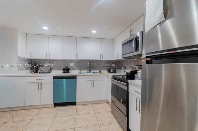 2 bedroom Condominium at 251 174th St 808, Winston Towers 200, Sunny Isles Beach — photo 1