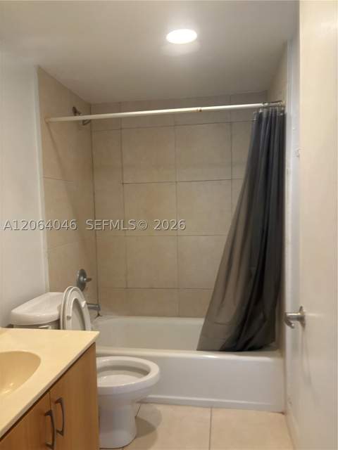 7501 E Treasure Dr 7H, North Bay Village FL - photo 14 of 16