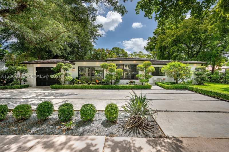 3 bedroom SingleFamilyResidence at 831 Cortez St, Coral Gables Granada Sec, Coral Gables — photo 1