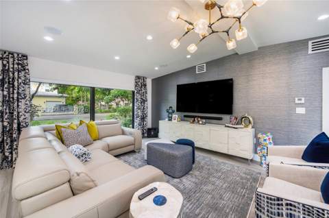 831 Cortez St, Coral Gables FL - photo 16 of 56
