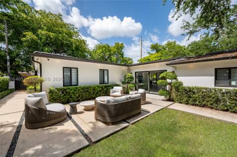 831 Cortez St, Coral Gables FL - photo 7 of 56