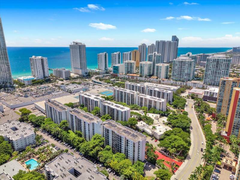 2 bedroom Condominium at 17021 N Bay Rd 705, Plaza Of Americas Condo P, Sunny Isles Beach — photo 5