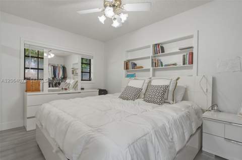 11621 NW 58th Pl, Hialeah FL - photo 18 of 26