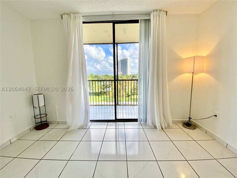 1 bedroom Condominium at 16950 Dixie A536, Woodside Apts Condo, North Miami Beach — photo 1