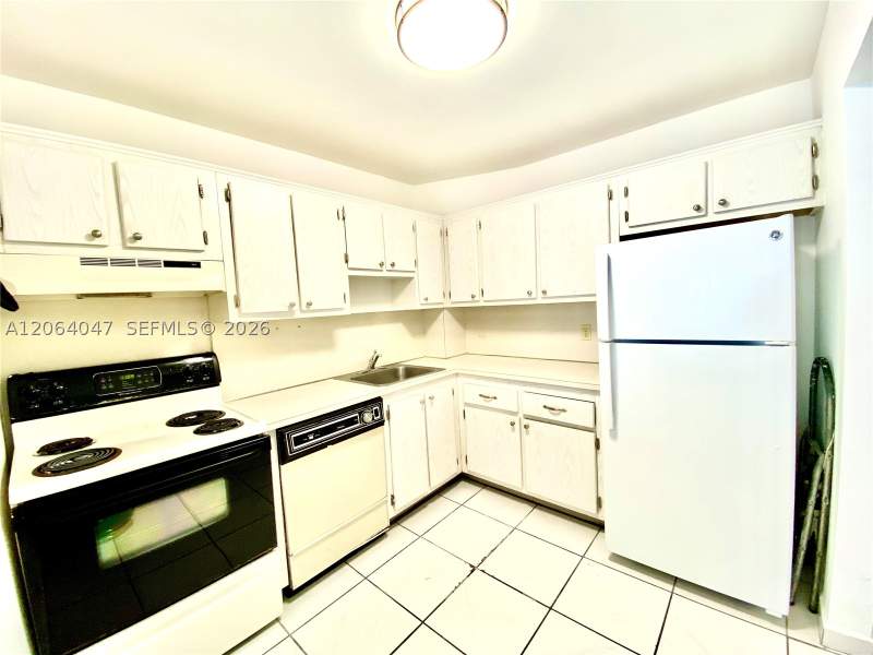 1 bedroom Condominium at 16950 Dixie A536, Woodside Apts Condo, North Miami Beach — photo 4