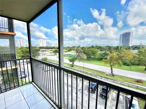 16950 Dixie A536, North Miami Beach FL - photo 6 of 15
