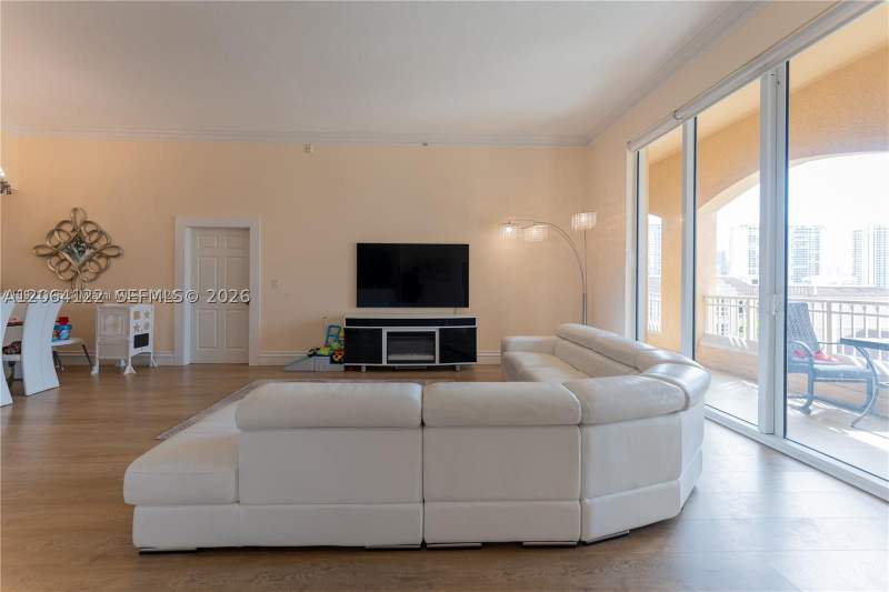 2 bedroom Condominium at 3001 NE 185th St 710, Alaqua Condo, Aventura — photo 2