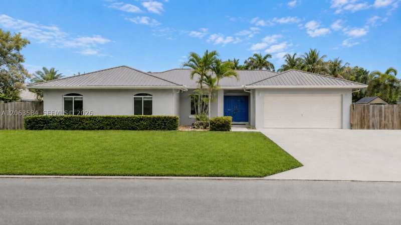 4 bedroom SingleFamilyResidence at 32361 SW 202nd Pl, Farm Land Estates, Homestead — photo 1
