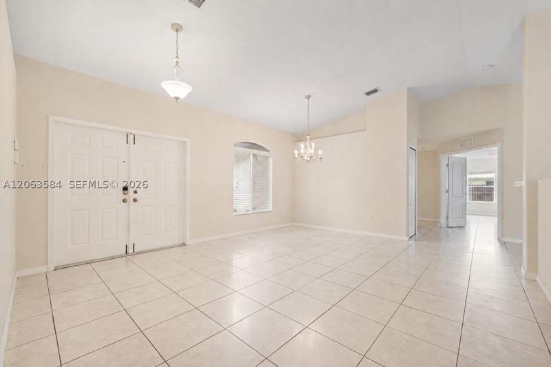 4 bedroom SingleFamilyResidence at 32361 SW 202nd Pl, Farm Land Estates, Homestead — photo 2