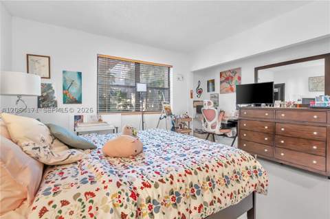 491 Ives Dairy Rd 202-5, Miami FL - photo 8 of 20