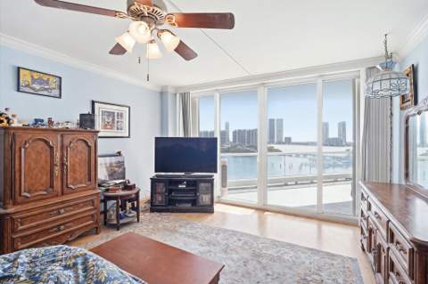 7000 W Island Boulevard 907, Aventura FL - photo 16 of 57
